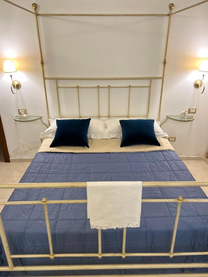 Lo Scrigno Barocco Bed and Breakfast Lecce Exteriör bild